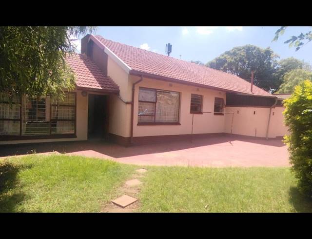 3 BEDROOM FREEHOLD FOR SALE IN RIDGEWAY